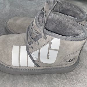 Light gray Neumel Uggs